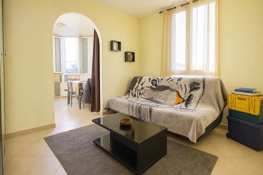 À vendre  Spacieux appartement 5 pièces avec parking