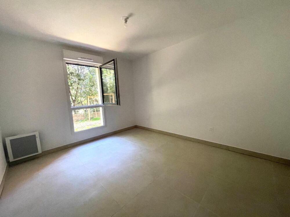 Location Appartement Appartement T3 avec terrasse et parking à Uzès Uzes
