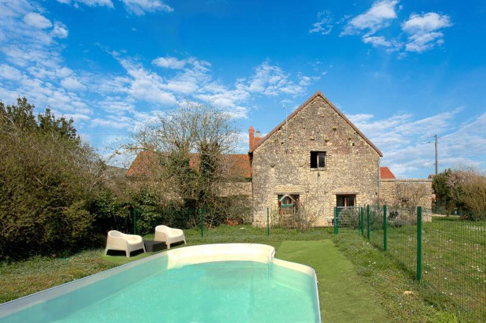 Maison en pierre 6 pièces, jardin et piscine !
