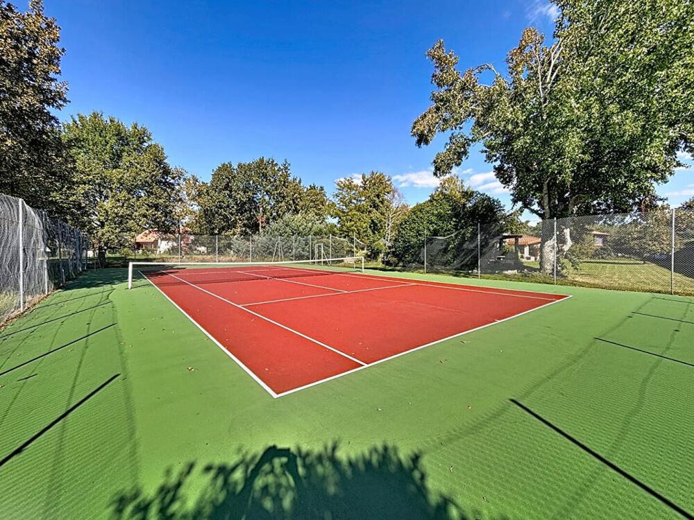 Villa 4 chambres plain-pied sur grand terrain divisible en 3 parcelles, piscine, tennis