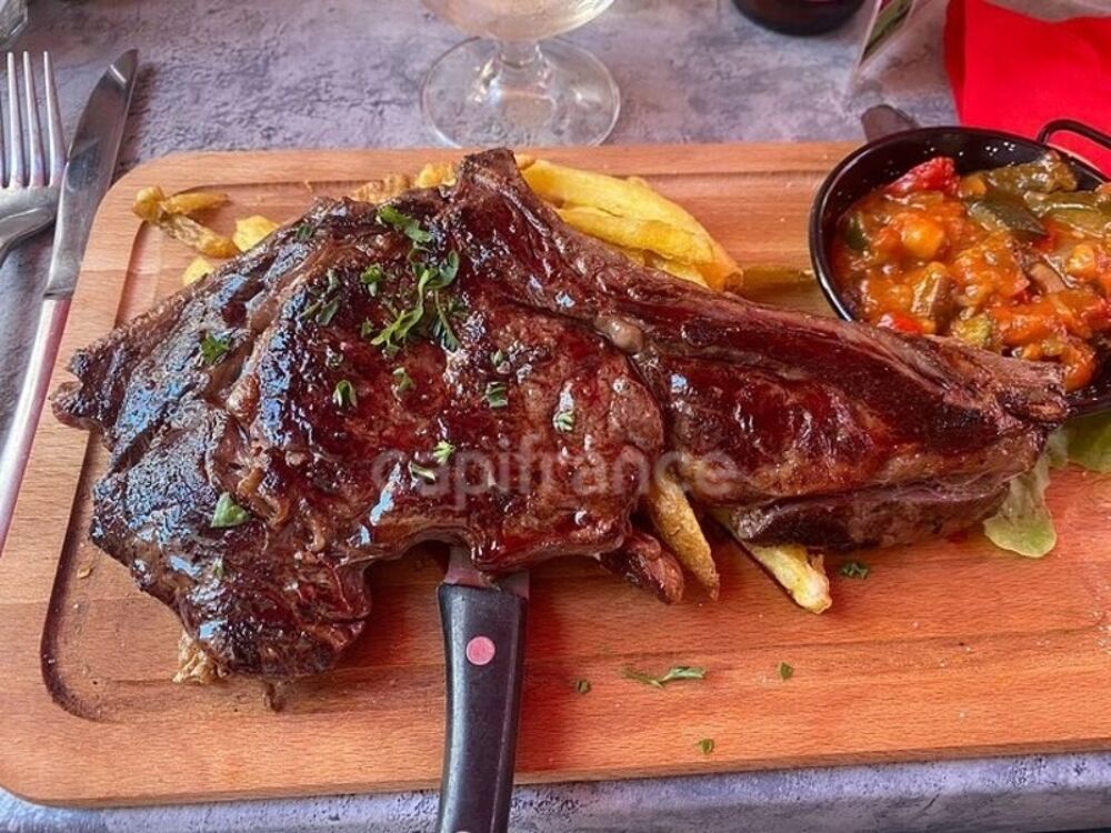   GARD (30) Le Grau-du-Roi (30240) à vendre fonds de commerce de restaurant 460 000 € CA 100 places proche du Port 