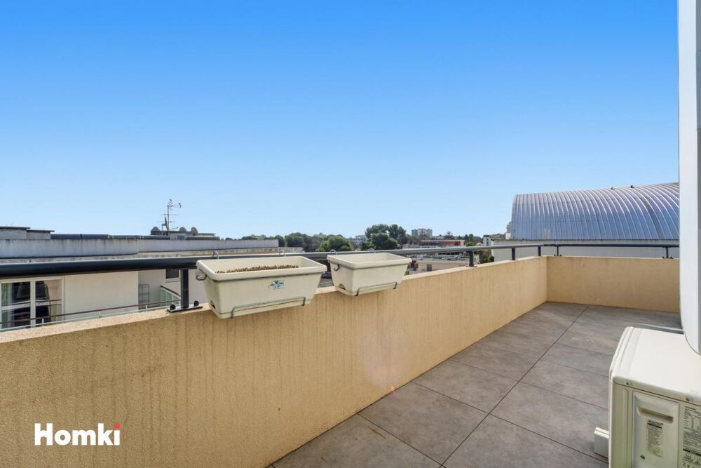 Antibes  Dernier étage  Duplex 4 pièces lumineux avec grande terrasse et double garage fermé