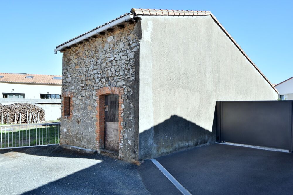 Vente Maison Maison 135 m² - 4 chambres - 96 m² de garages - terrain 452 m² VALLET (44) Vallet