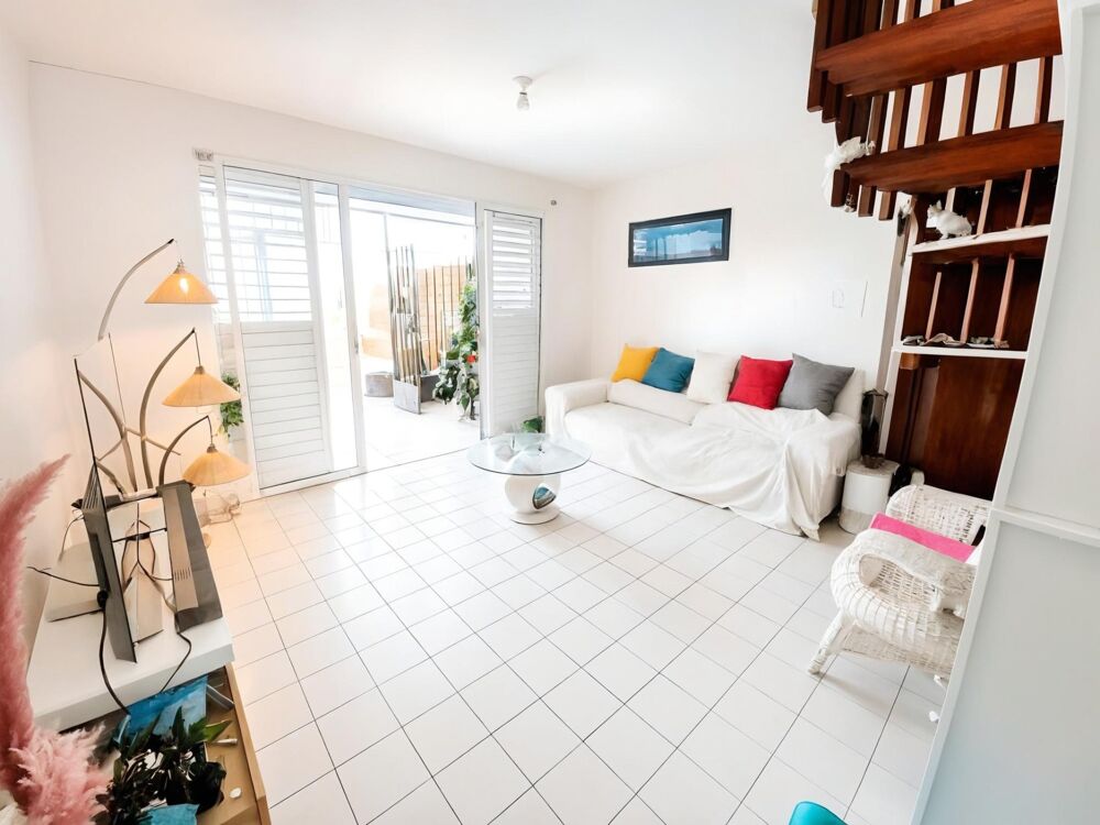 Maison de ville à vendre 4 pièces, 3 à 4 chambres PETIT BOURG (971)