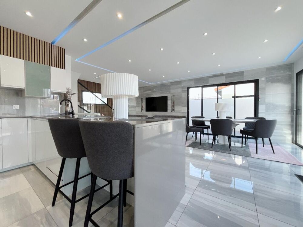 Magnifique villa 5 pièces de 105 m2 sur un terrain 4 faces au sud de Perpignan