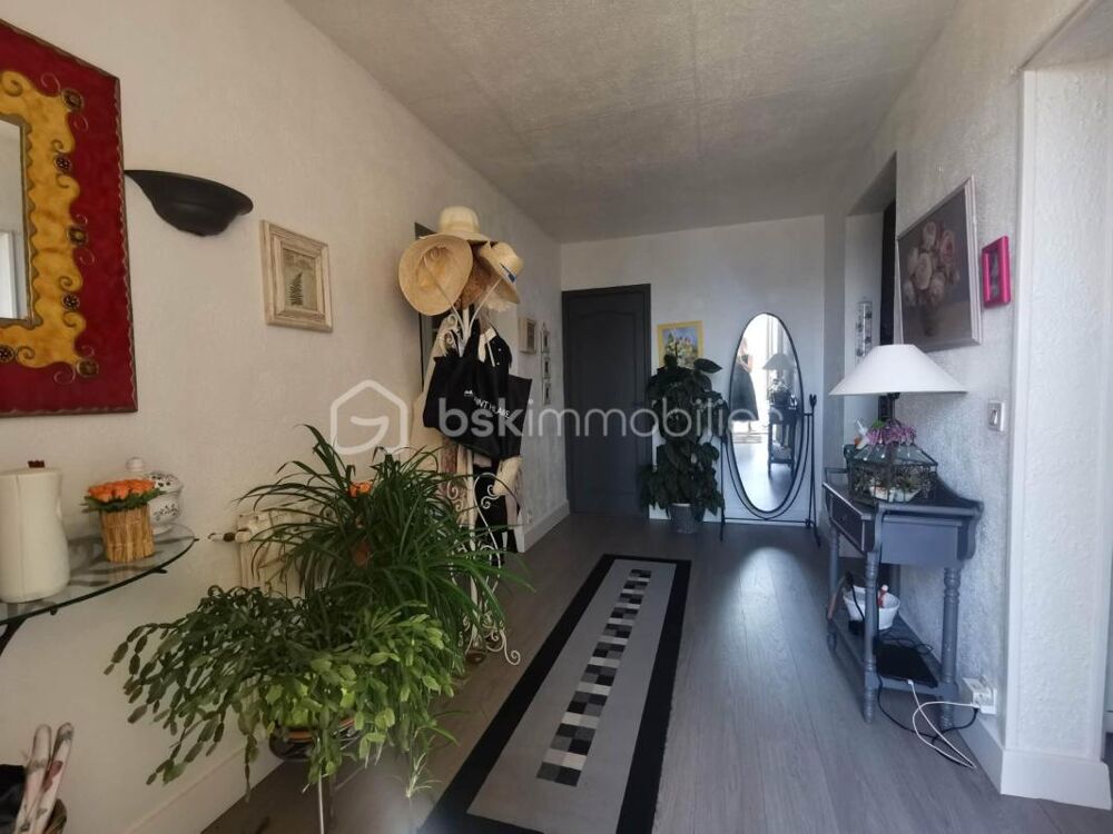 à vendre  Propriété/château Thoard (04380)