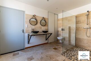  Immeuble � vendre 11 pi�ces 330 m�