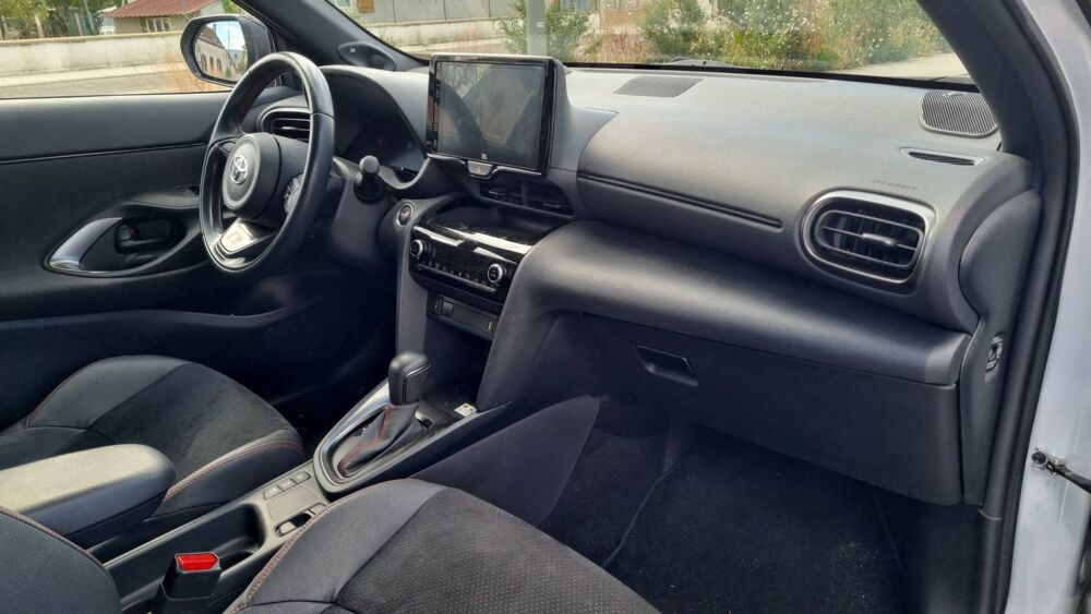 Yaris Cross 1.5 VVT-i 116 Hybrid E-CVT GR Sport - Automatique Entretien 2023 occasion 45200 Montargis