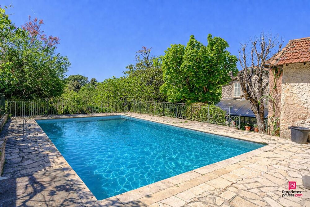 Maison 10 pièce(s) 330 m2 avec terrain 4000 m² et Piscine