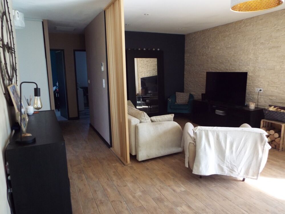 Vente Maison Maison à vendre maison 4 chambres sur terrain de 907 m2 Saint vivien de medoc