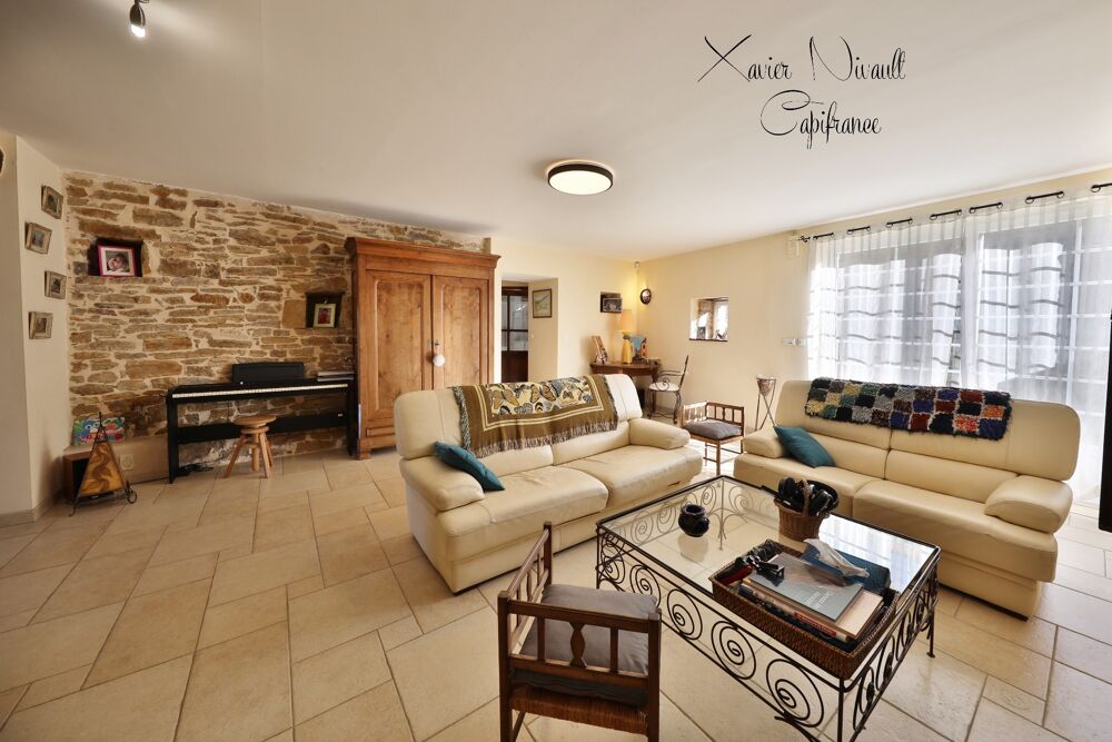 Maison 6 pièces 275 m² · à Saint Amour · 275 m² · 379 000 €