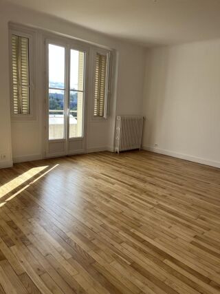  Appartement à louer 4 pièces 88 m²