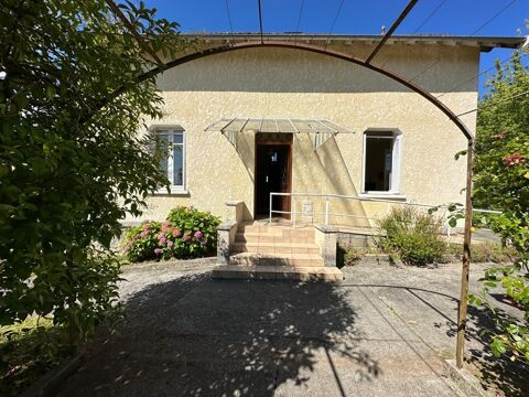 Dpt Dordogne (24), à vendre NONTRON maison P5 de 142 m² - Terrain de 1 720,00 m² 168000 Nontron (24300)