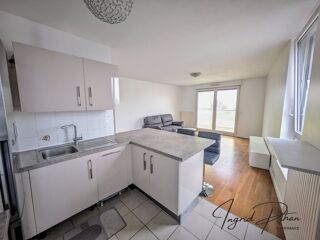  Appartement à louer 4 pièces 83 m²
