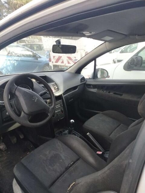 207 1,4 HDI 2 PLACES 2008 occasion 13510 &Eacute;guilles