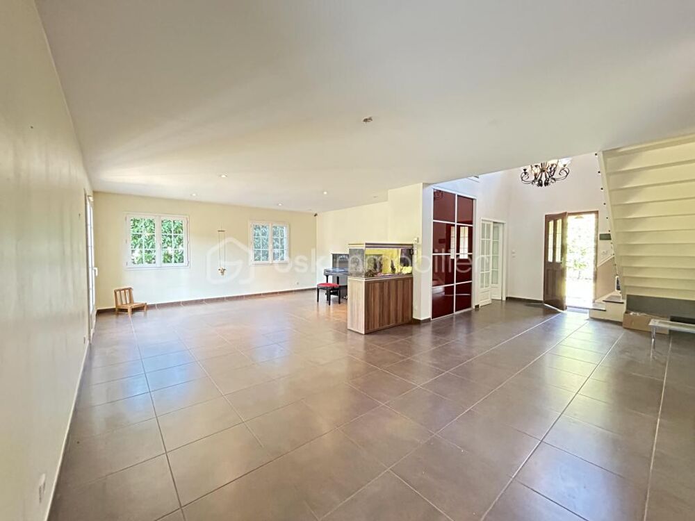 Villa familiale 9 pièces  230 m²  La Verpillière