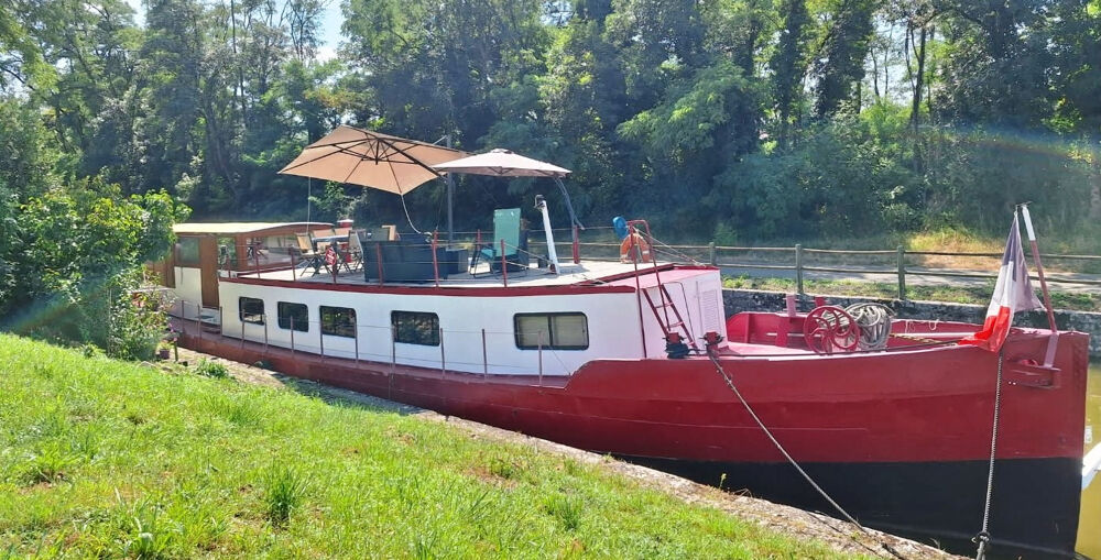   21200 BEAUNE -  PENICHE 23 m�tres - 100 m2 habitable - 2 Chambres - Tout confort 