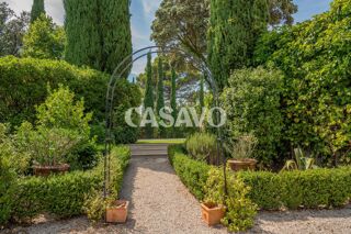 Villa à vendre 8 pièces 272 m²