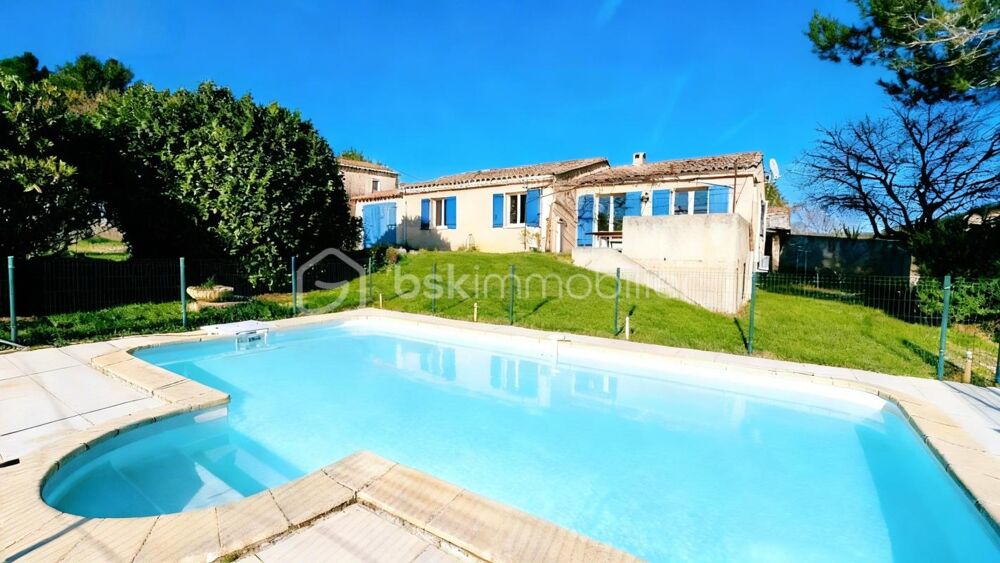 À vendre  Maison de plain-pied 3 chambres avec piscine  Villelaure