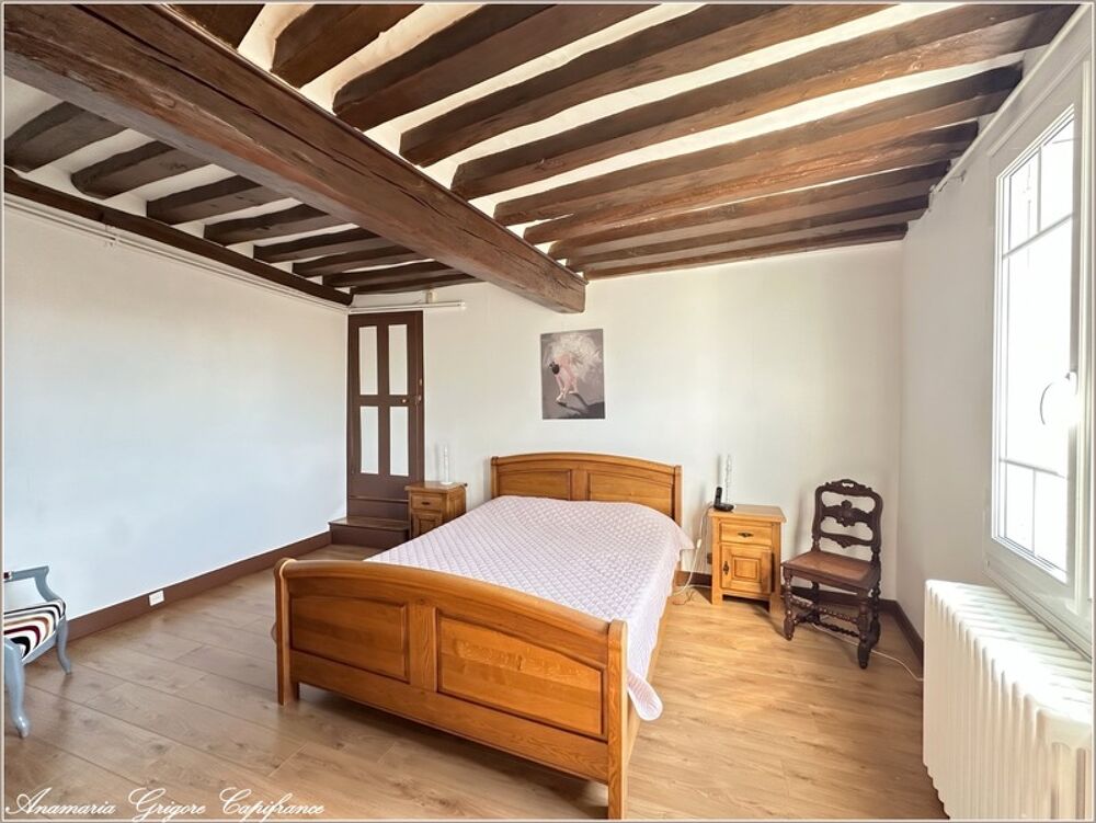 Exceptionnelle maison de ville à Courville : 250m², 6 chambres & piscine Intérieure  À 15 min de Chartres