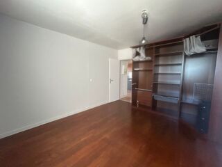  Appartement à louer 2 pièces 63 m²