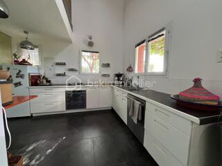  Villa  vendre 4 pices 122 m