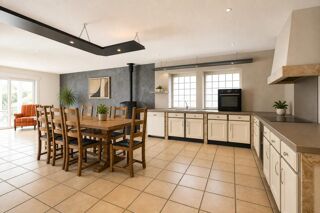  Propriété/château à vendre 7 pièces 245 m²
