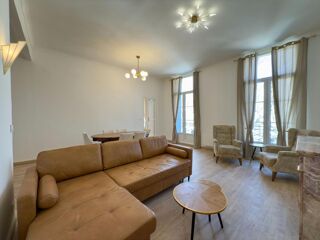  Appartement à louer 3 pièces 82 m²