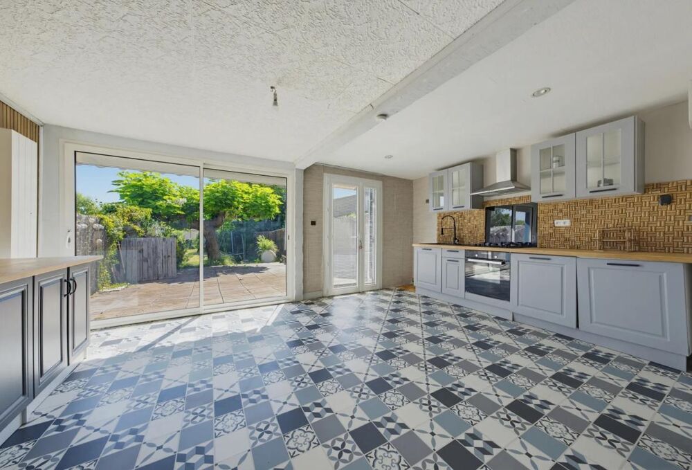 Maison de 5 pièces de 113 m² à Pauillac -Jardin - Garage et Cave