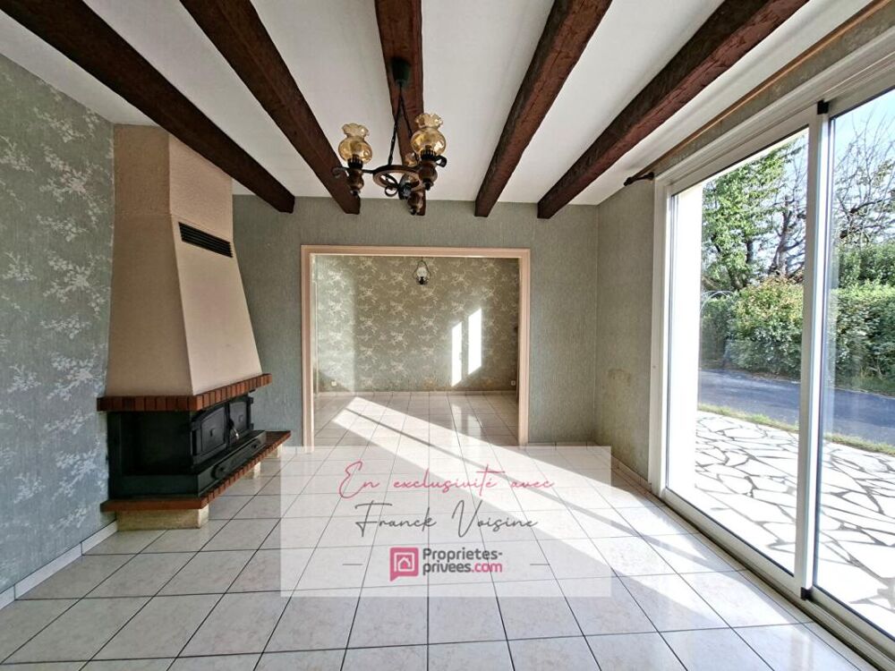 Vente Maison A VENDRE en Exclusivité aux Herbiers, maison plain-pied de 106 m2 avec 3 chambres et 1 dépendance sur une parcelle de 2200 m2 en Les herbiers
