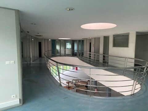   A LOUER / ENSEMBLE IMMOBILIER 