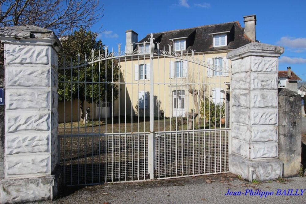 Maison à vendre 6 pièces, 200m². BENEJACQ (64)