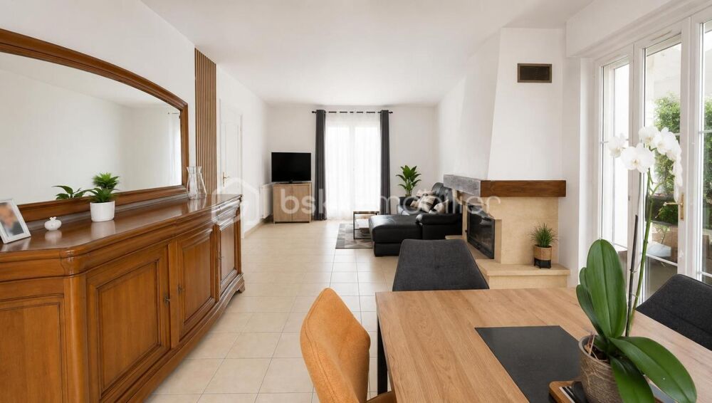 Vente Maison Maison individuelle 132 m2 - 4 chambres - terrain 462 m2 - Garage -  bourg de Savigny Savigny le temple