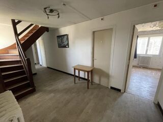  Immeuble à vendre 15 + pièces 300 m²