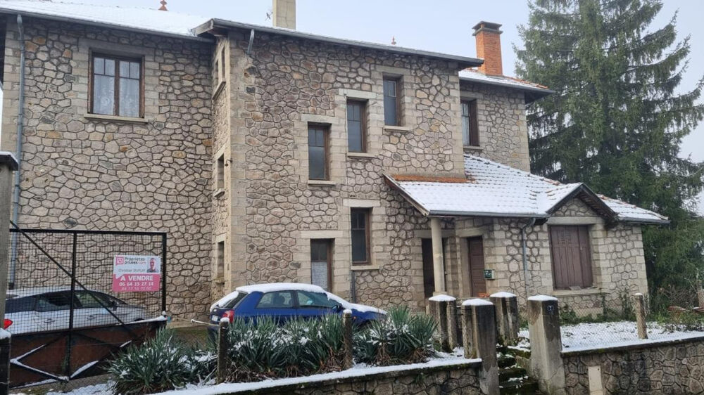 SOUS COMPROMIS Saint Pal de Mons 43620 Idéal artisan ou investisseur possibilité découpe 4 logements plus 1000m² de terrain cons
