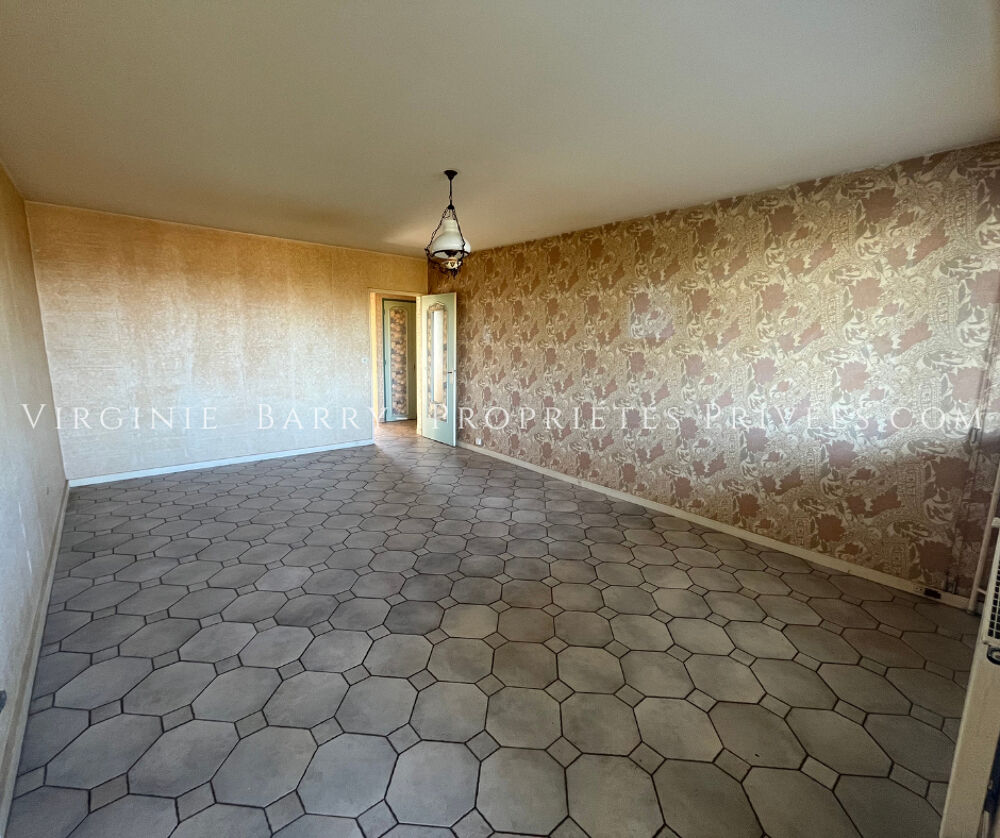 APPARTEMENT T3 AVEC ASCENSEUR, BALCONS ET GARAGE