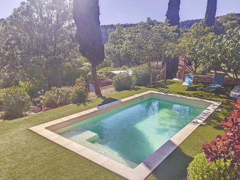 Villa sur 5689m² de terrain avec vue exceptionnelle et piscine - La Roquebrussanne