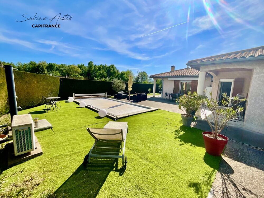 ARNAS  Maison de plain-pied de 112 m² avec piscine chauffée sur un terrain clos et arboré de 812 m²