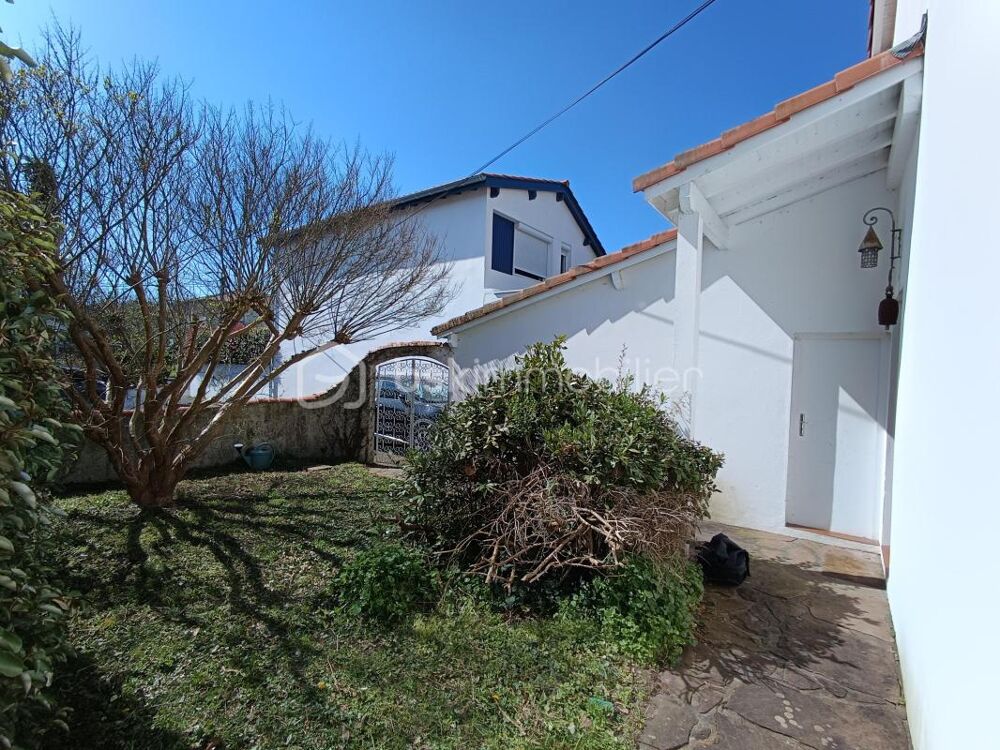Secteur El Hogar - Maison de 107 m² avec jardin et garage, 4 chambres et fort potentiel