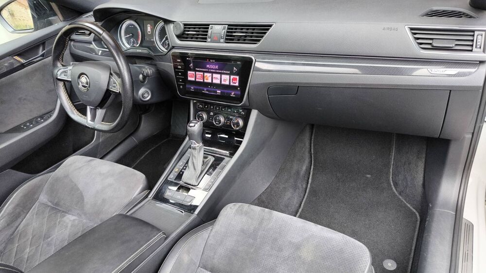 Superb 2.0 TSI 272 4x4 DSG7 Sportline - Automatique Toit ouvrant 2018 occasion 71100 Chalon Sur Saone