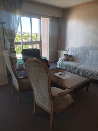  Appartement à louer 6 pièces 106 m²