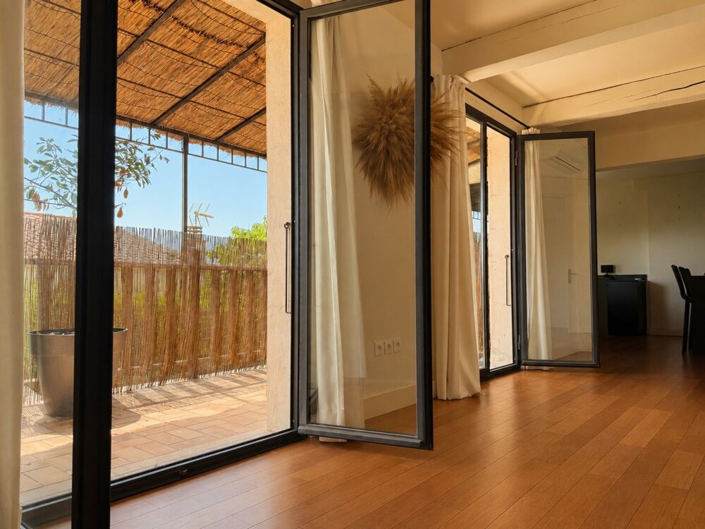 Vente Maison Maison à 2 min de la plage à Saint-Pierre-la-Mer – piscine, vue mer et T3 indépendant Fleury