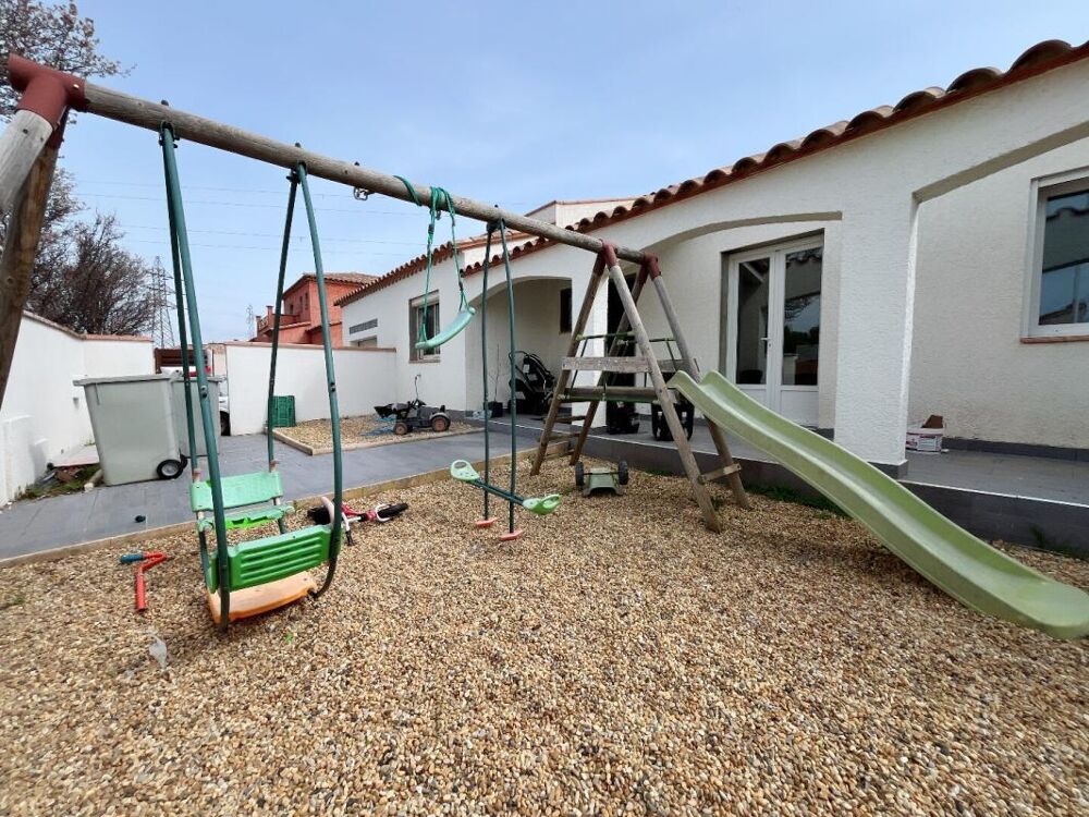 Magnifique maison en R+1 de 190 m² comprenant 6 chambres sur un terrain 3 faces de 450 m² dans un secteur calme