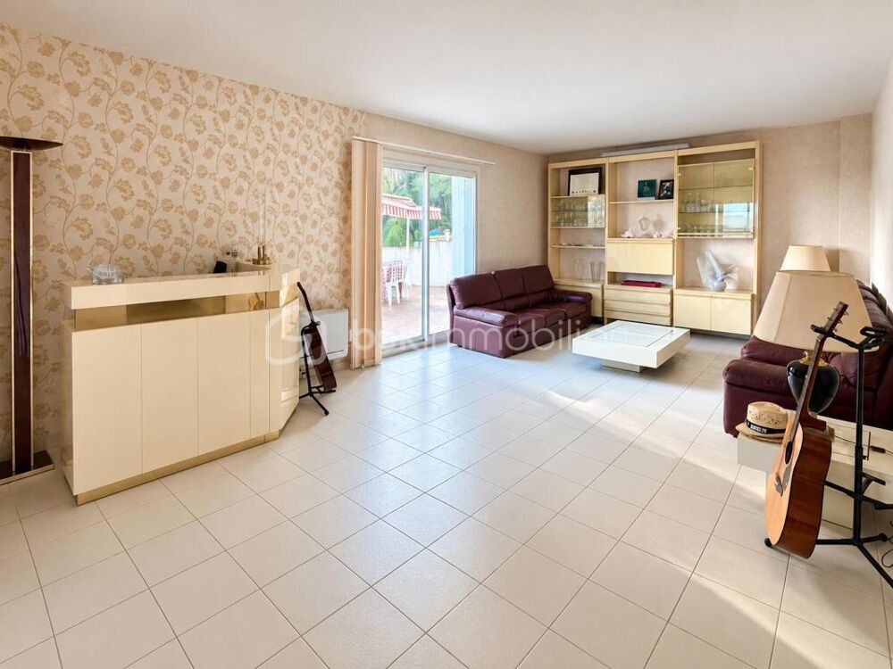 à vendre  Propriété/château La Garde (83130)