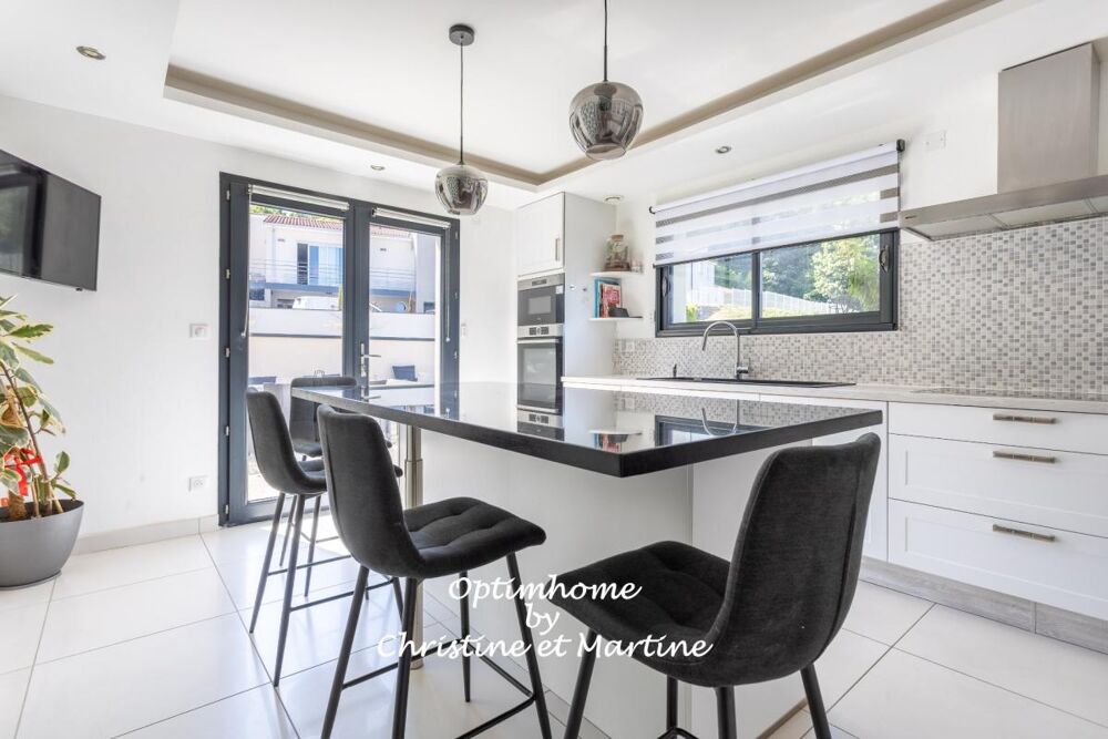 ORCINES : MAISON CONTEMPORAINE AVEC PISCINE  192 M²  4 CHAMBRES  TERRAIN 715 m²