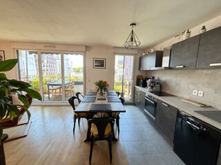  Appartement  vendre 4 pices 77 m