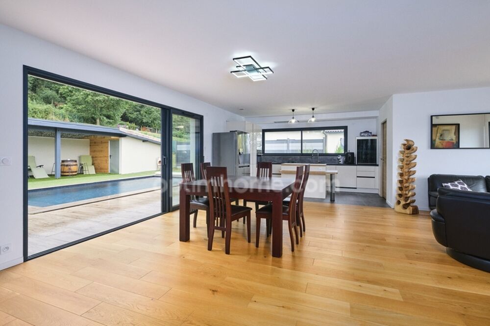 EXCLUSIVITE - Vienne, villa contemporaine aux prestations haut de gamme