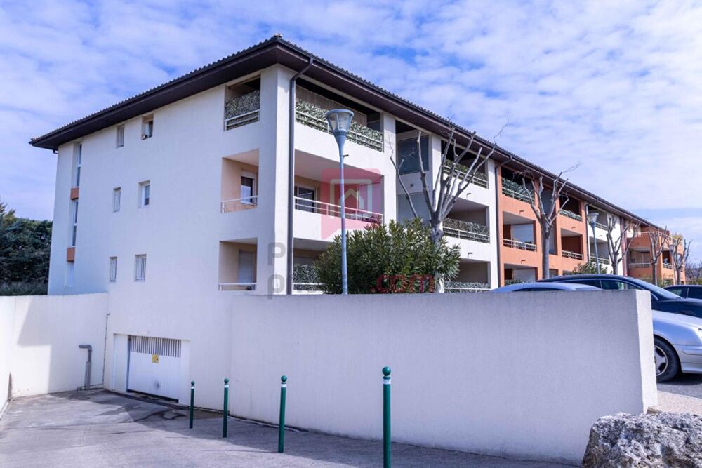 Vente Appartement INVESTISSEURS- appt T3  67.32 m2 avec terrasse 14 m2, garage, parking. loué Carpentras