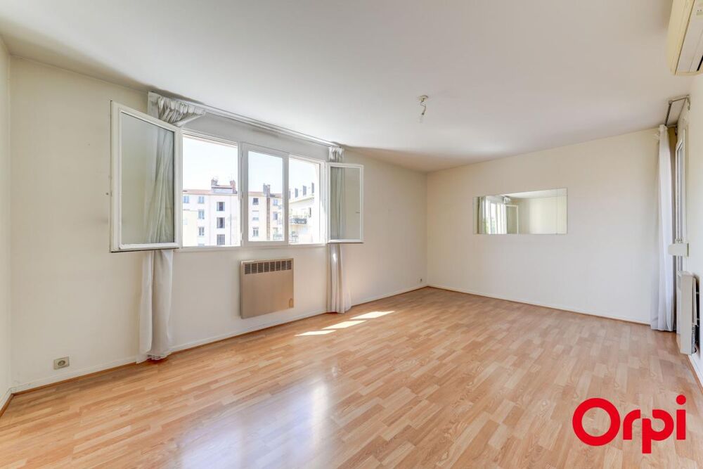 Villeurbanne entre Gratte-Ciel et GrandClément T3 65 m² + loggias, + cave + parking