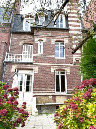  Maison  vendre 11 pices 305 m